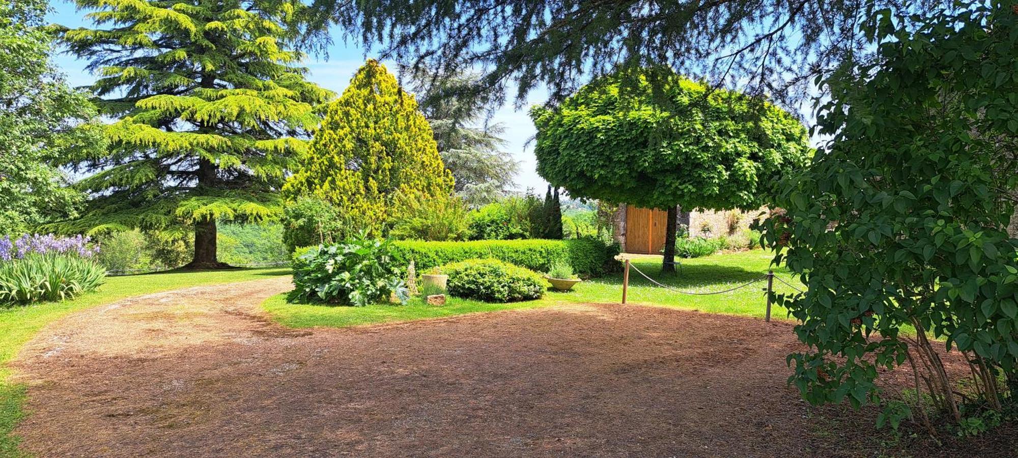 Hauts De Sentelines Sejour Authentique En Pleine Nature Gavaudun Exterior photo